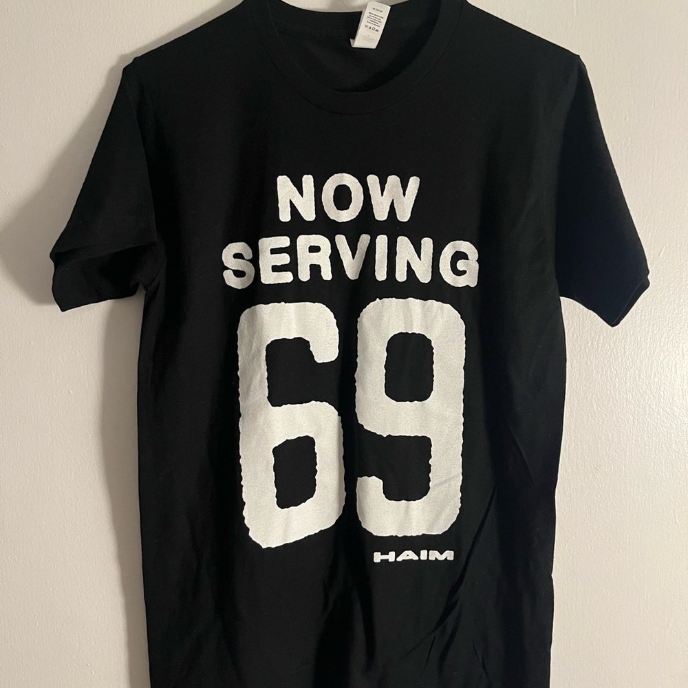 RARE NWT HAIM Tour T Shirt Serving 69 Small